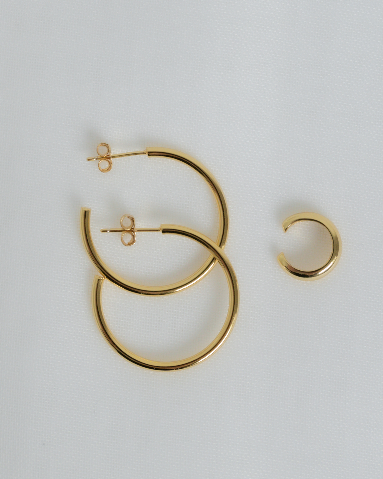 Varianten: Set Simple Hoop und Simple Earcuff Gold