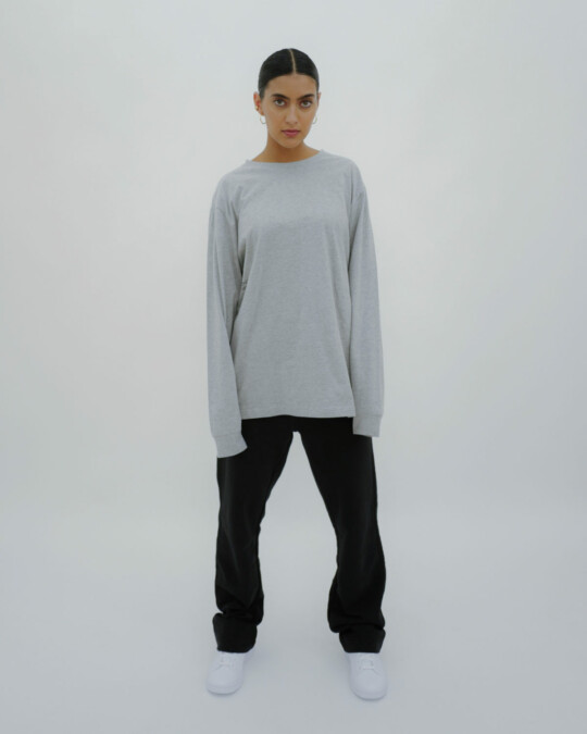 in europe oversized Longsleeve Grey_abbildung_model_bildnr5