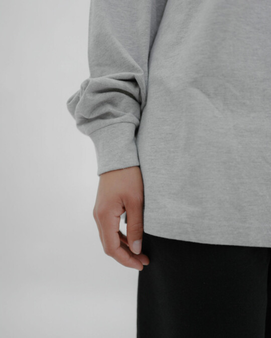 in europe oversized Longsleeve Grey_abbildung_model_bildnr9