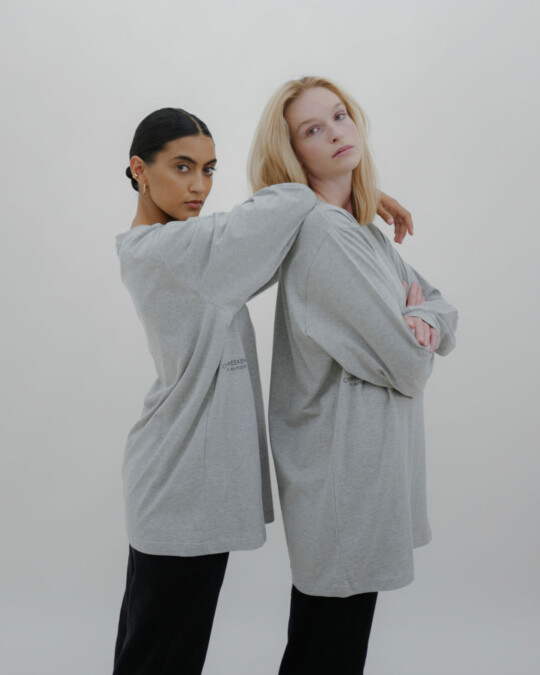 in europe oversized Longsleeve Grey_abbildung_model_bildnr1
