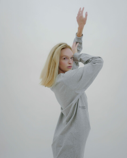 in europe oversized Longsleeve Grey_abbildung_model_bildnr3