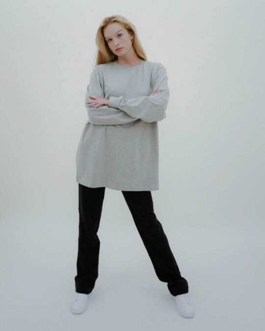 in europe oversized Longsleeve Grey_abbildung_model_bildnr2