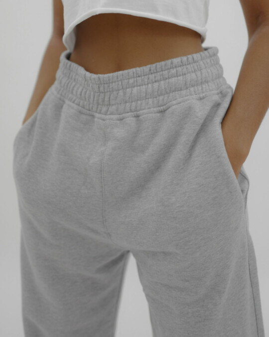 Loose Fit in europe Jogger Grau_abbildung_model_bildnr6