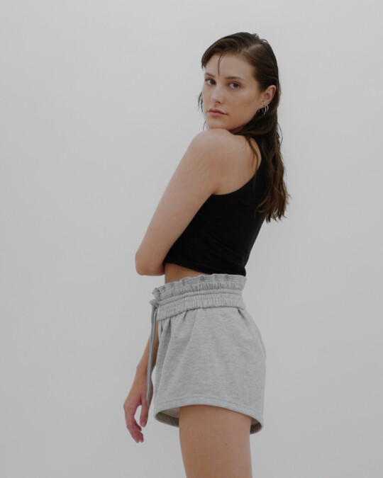 in europe Shorts Grau_abbildung_model_bildnr1