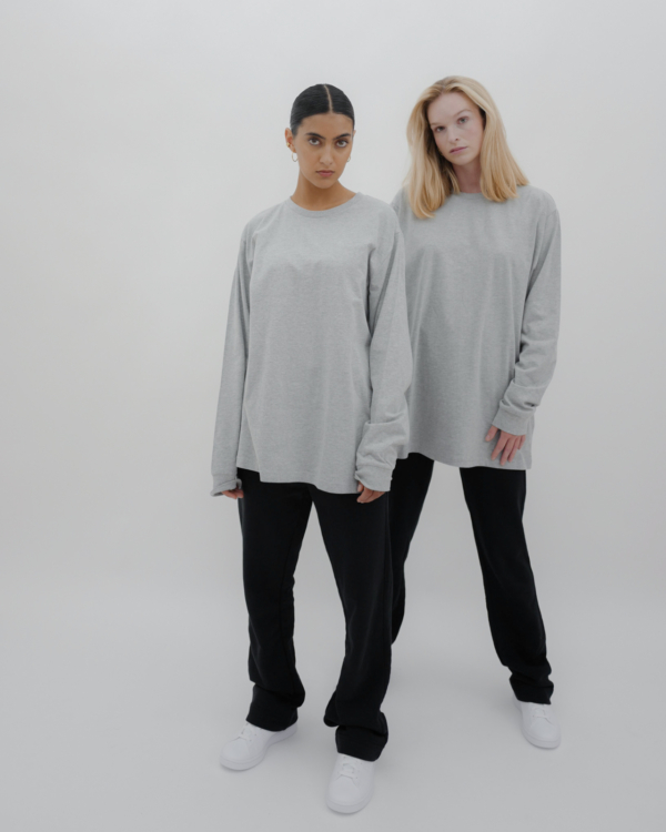 Produktabbildung: in europe oversized Longsleeve Grau