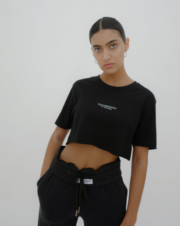 Produktabbildung: in europe Crop T-Shirt Schwarz