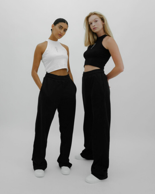 Loose Fit in europe Jogger Schwarz_abbildung_model_bildnr0