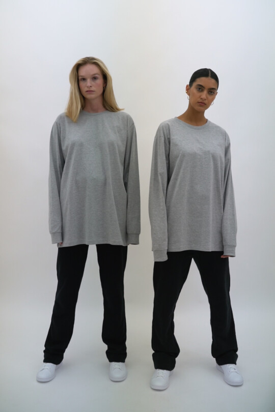 in europe oversized Longsleeve Grey_abbildung_model_bildnr10