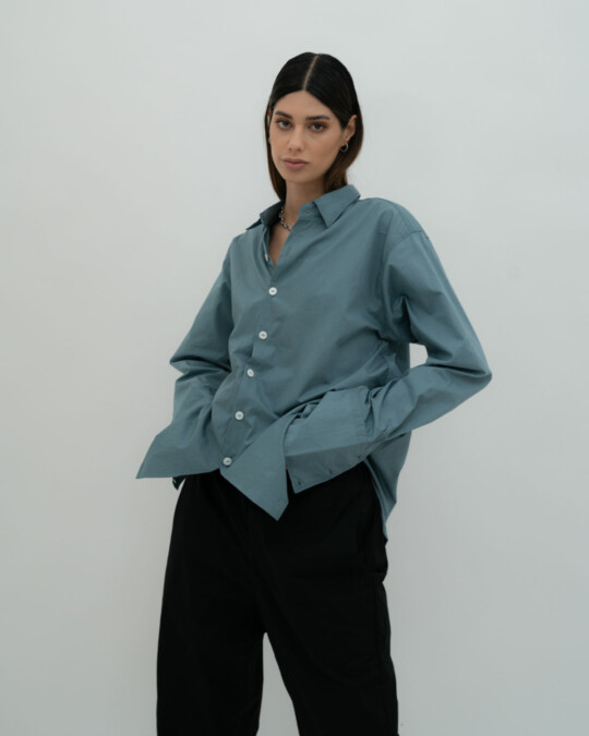 The Oversized Shirt Blau_abbildung_model_bildnr0