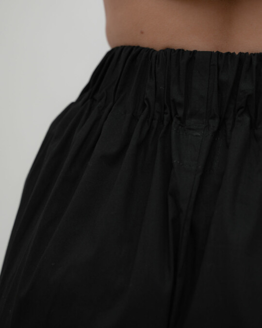 The PJ Hose Schwarz_abbildung_model_bildnr5