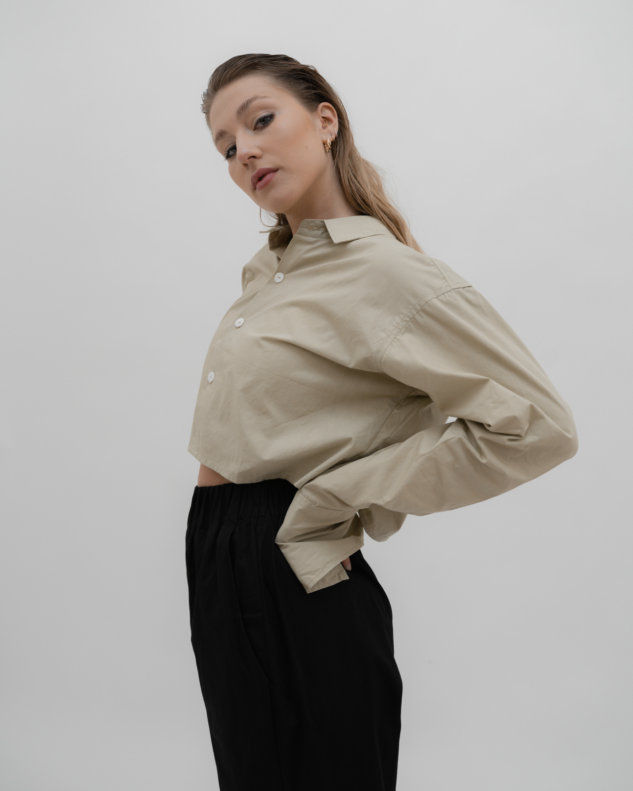 Varianten: The Cropped Shirt Sand