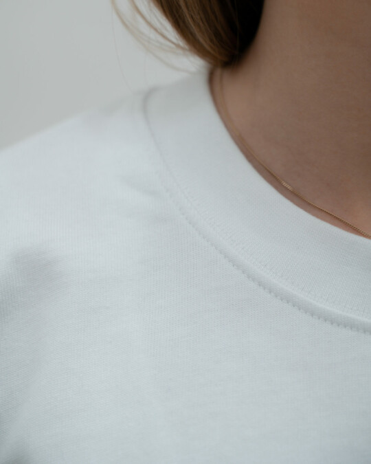 ONWEEKENDS T001 White_abbildung_model_bildnr3