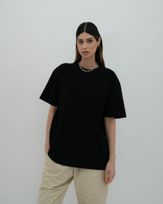ONWEEKENDS T001 Schwarz_abbildung_model_bildnr1