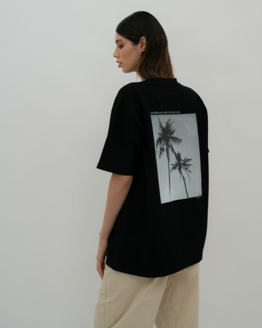 ONWEEKENDS T001 Schwarz_abbildung_model_bildnr2