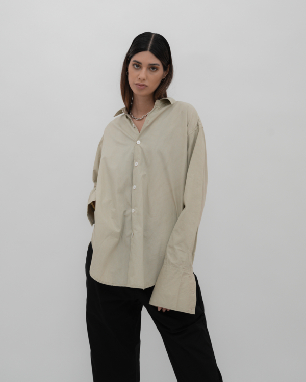 Produktabbildung: The Oversized Shirt Sand