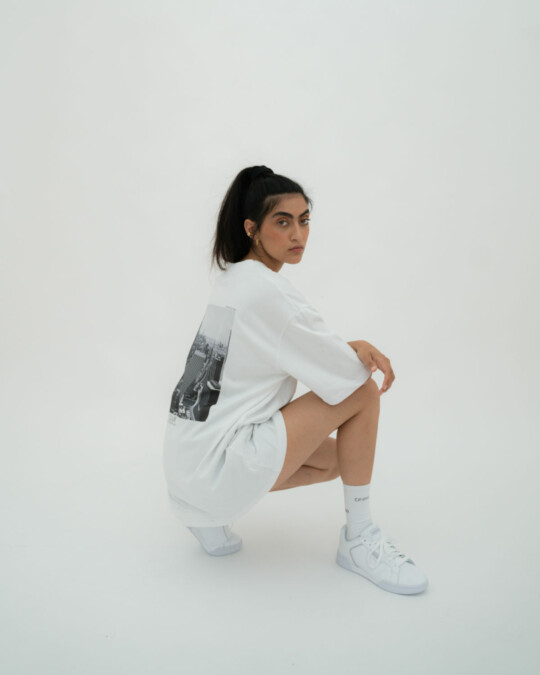 ONWEEKENDS T002 White_abbildung_model_bildnr2