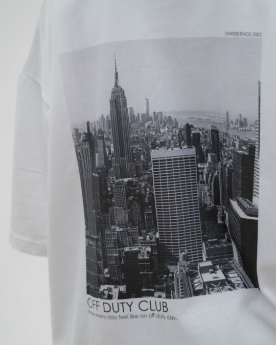 ONWEEKENDS T002 White_abbildung_model_bildnr4