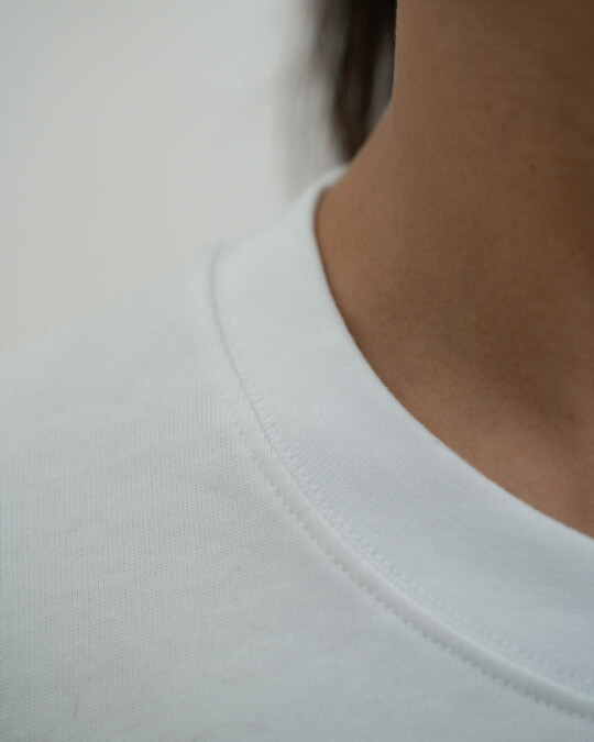 ONWEEKENDS T002 White_abbildung_model_bildnr3