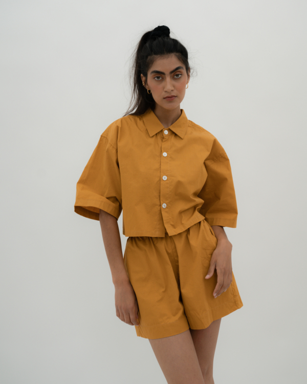 Produktabbildung: The Cropped Shirt Short Sleeve Dusty Orange