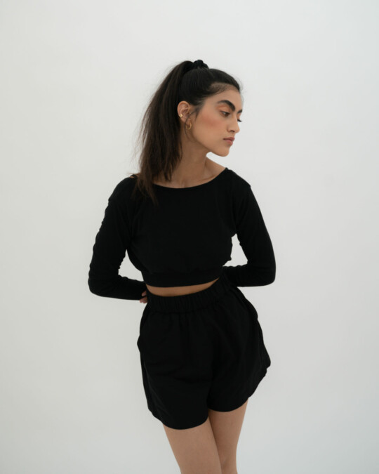 The Open Back Longsleeve_abbildung_model_bildnr2