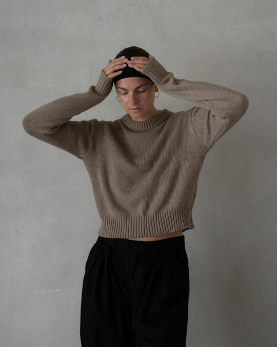 The Cropped Knit Stone_abbildung_model_bildnr0
