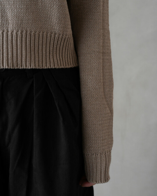 The Cropped Knit Stone_abbildung_model_bildnr4