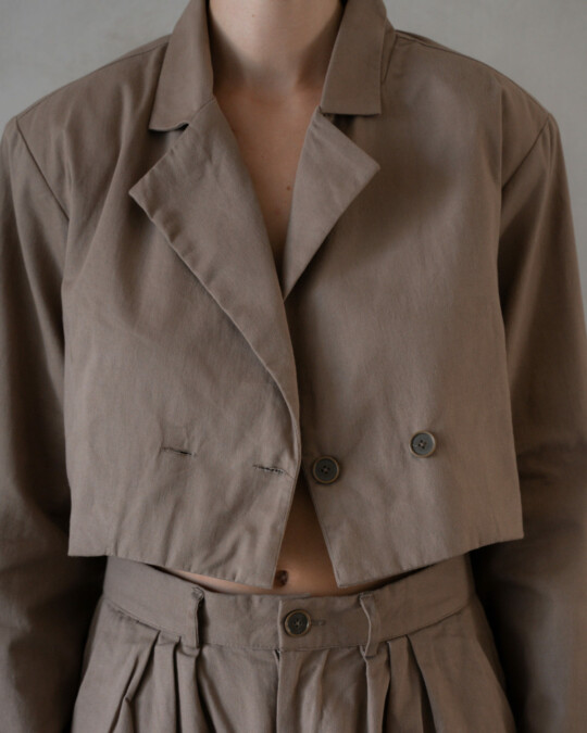 The Cropped Blazer Stone_abbildung_model_bildnr6