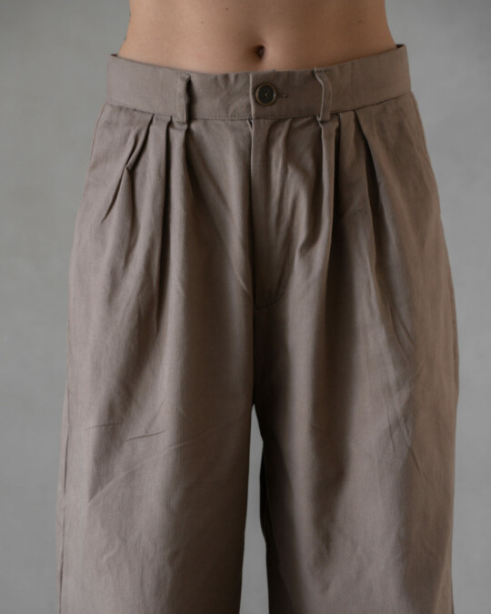The Wide Leg Pants Stone_abbildung_model_bildnr3