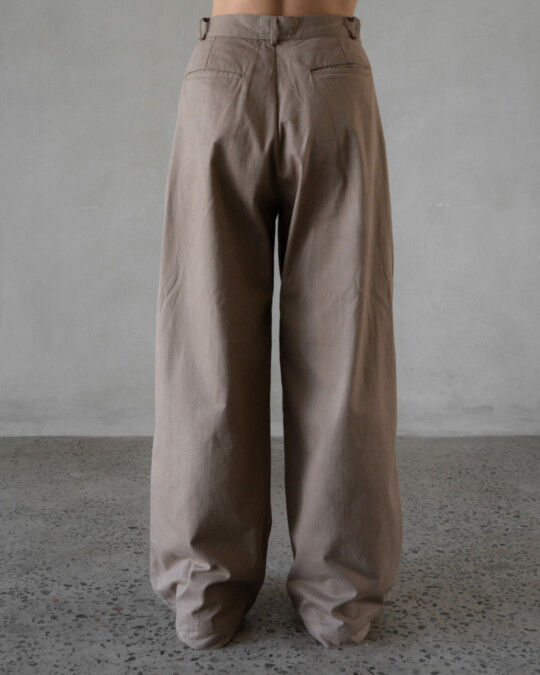The Wide Leg Pants Stone_abbildung_model_bildnr6