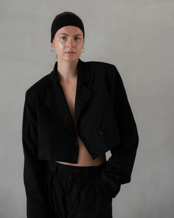 Produktabbildung: The Cropped Blazer Black