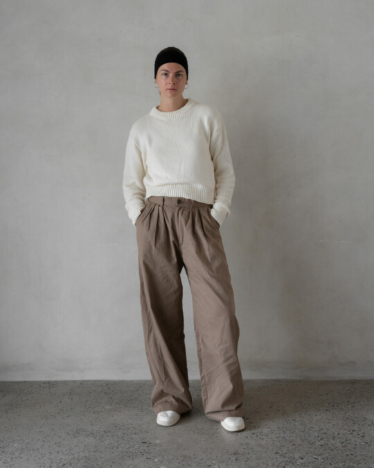 The Cropped Knit Off-White_abbildung_model_bildnr3