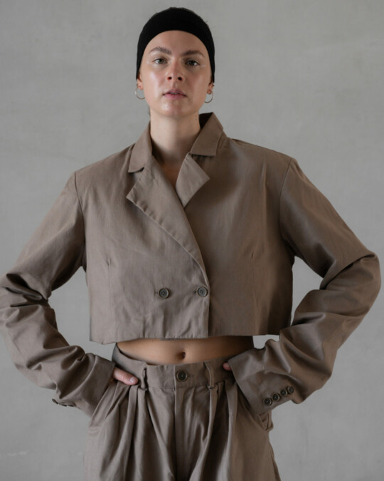 The Cropped Blazer Stone_abbildung_model_bildnr0