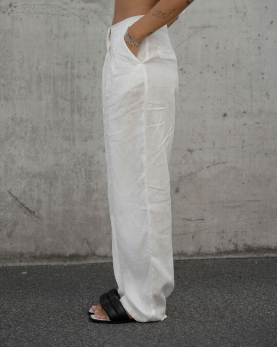 The Linen Pants Weiß_abbildung_model_bildnr4