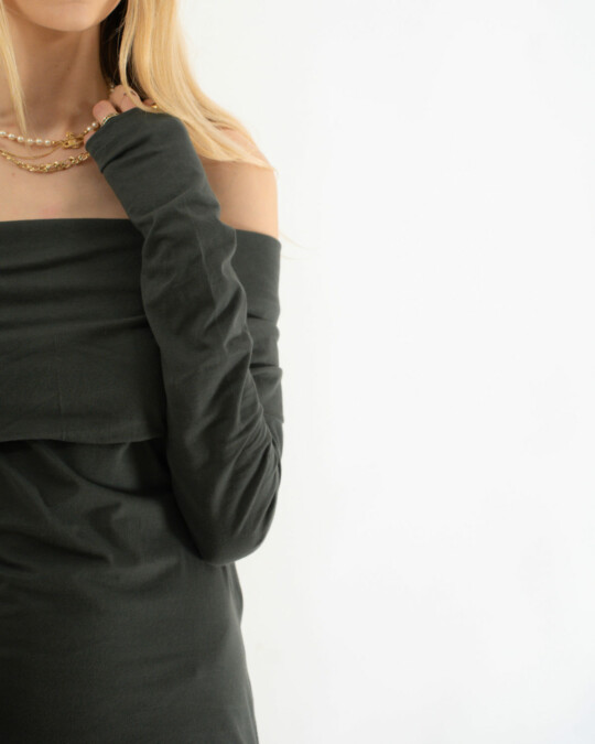 The Off-Shoulder Dress Grey_abbildung_model_bildnr3