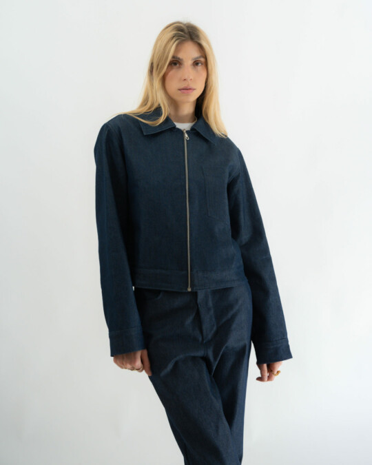 The Denim Jacket_abbildung_model_bildnr5