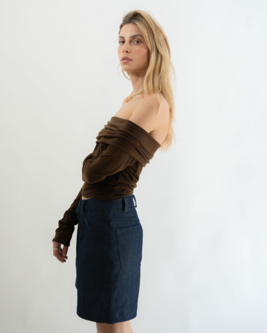 The Off-Shoulder Longsleeve Braun_abbildung_model_bildnr1