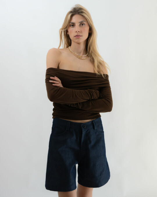 The Off-Shoulder Longsleeve Braun_abbildung_model_bildnr4