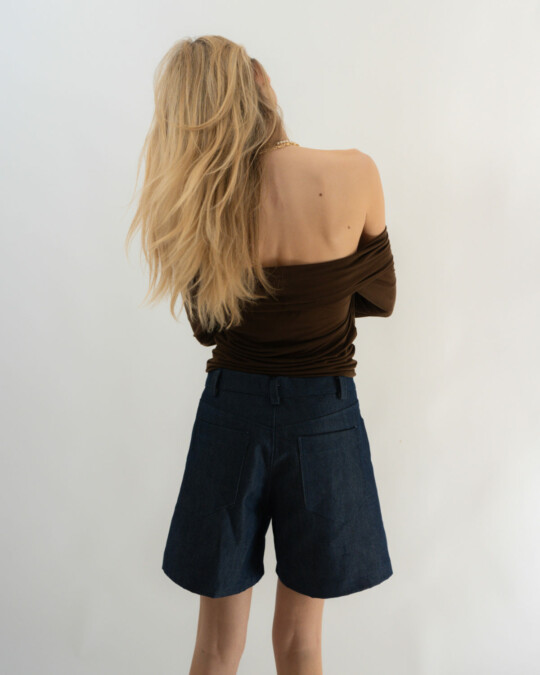 The Denim Shorts_abbildung_model_bildnr2