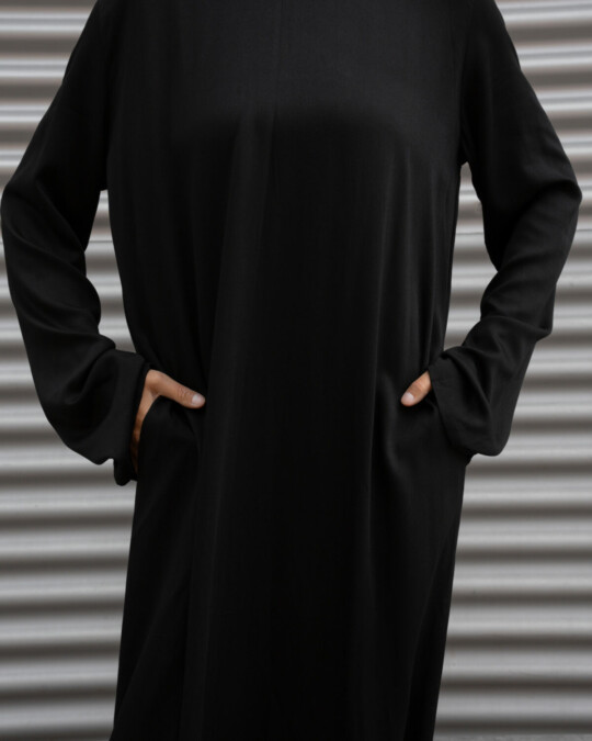 The Maxi Kleid Schwarz_abbildung_model_bildnr5